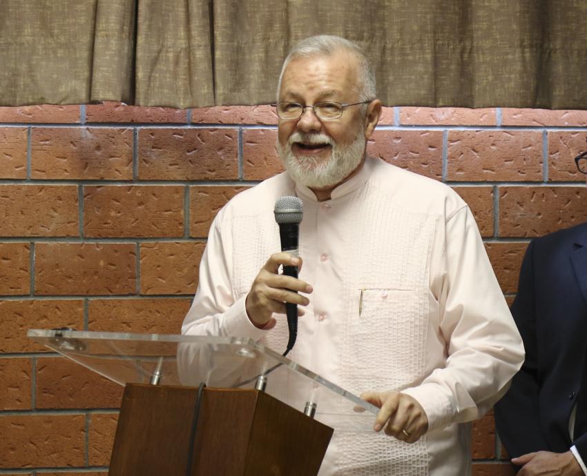 Obed Calderón presenta “Liberatura”, mural sobre el conocimiento, en Preparatoria 13