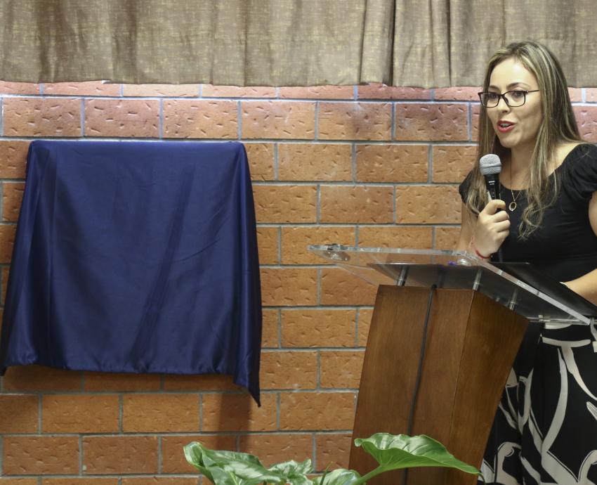 Obed Calderón presenta “Liberatura”, mural sobre el conocimiento, en Preparatoria 13