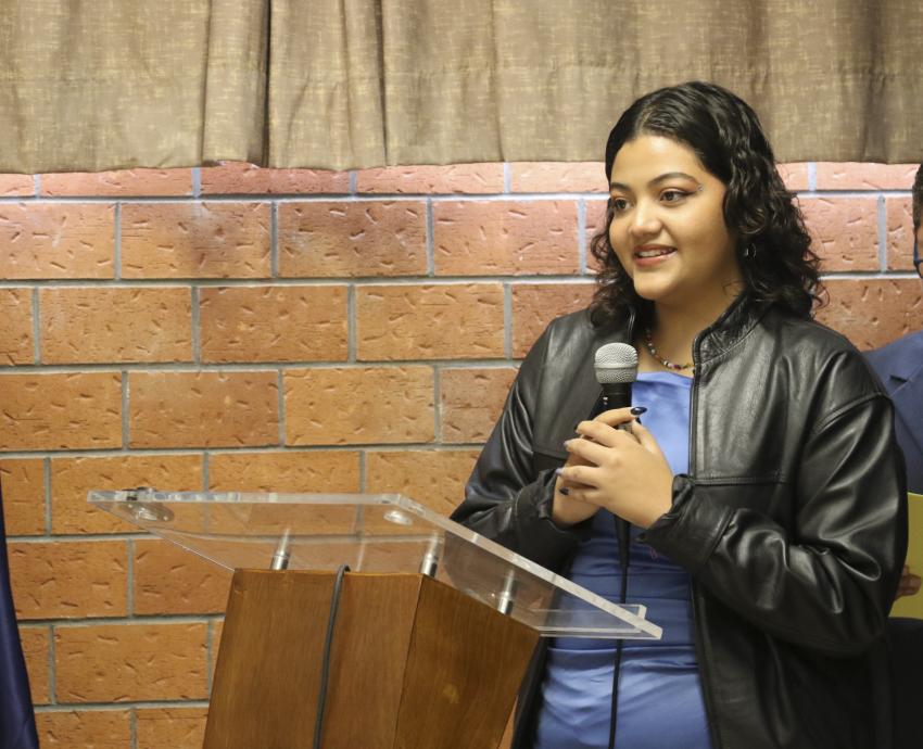Obed Calderón presenta “Liberatura”, mural sobre el conocimiento, en Preparatoria 13