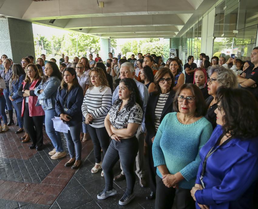 Realiza UdeG paro simbólico de labores para exigir un alto a la violencia