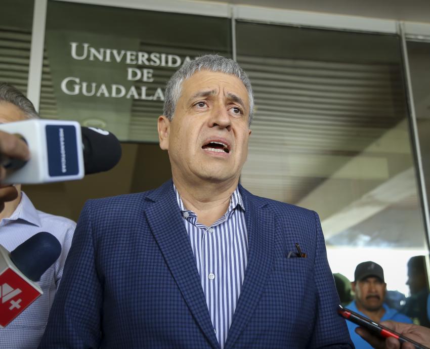 Realiza UdeG paro simbólico de labores para exigir un alto a la violencia