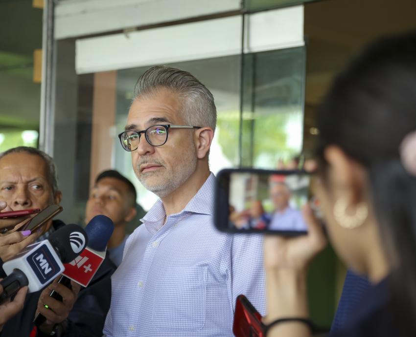 Realiza UdeG paro simbólico de labores para exigir un alto a la violencia