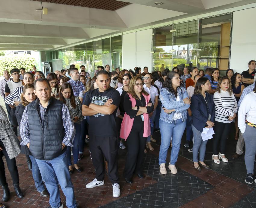 Realiza UdeG paro simbólico de labores para exigir un alto a la violencia