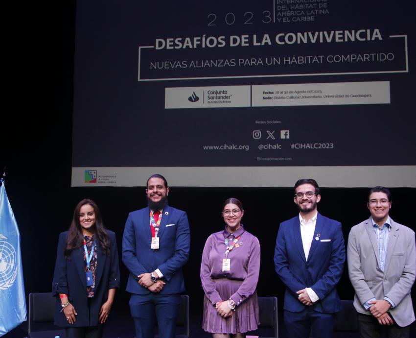 Jóvenes dialogan sobre su papel en el rescate ambiental de las ciudades