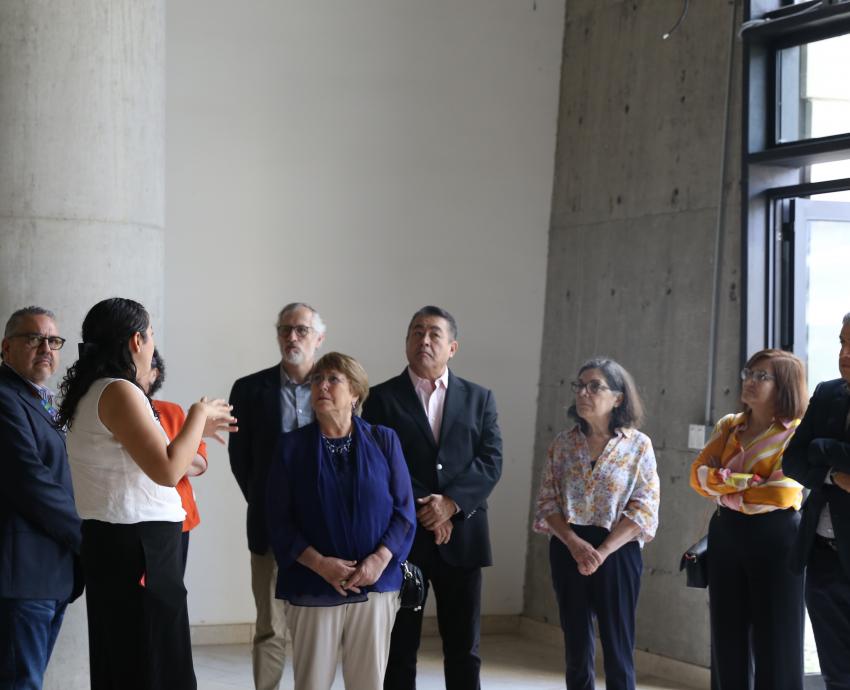 Recorre Michelle Bachelet instalaciones del Museo de Ciencias Ambientales 