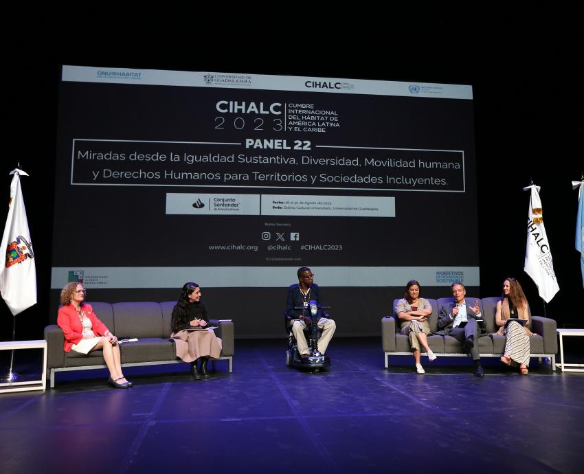 Para alcanzar una sociedad incluyente se necesita la igualdad sustantiva en problemáticas como las migraciones, las diversidades étnicas y sociales, y priorizar y garantizar los derechos humanos de las personas, el cambio de narrativas estigmatizantes y el reconocimiento de su participación social y cultural en América Latina.  El enfoque de expertos universitarios, nacionales e internacionales se abordó en el panel “Miradas desde la Igualdad Sustantiva, Diversidad, Movilidad Humana y Derechos Humanos para 