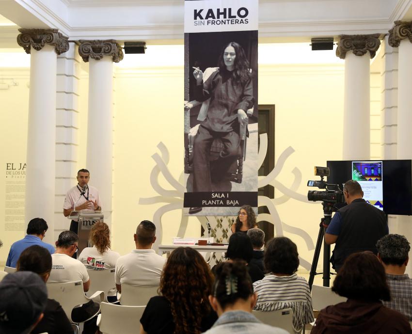 Presentan en MUSA estampilla conmemorativa por 65 aniversario del Museo Frida Kahlo-Casa Azul