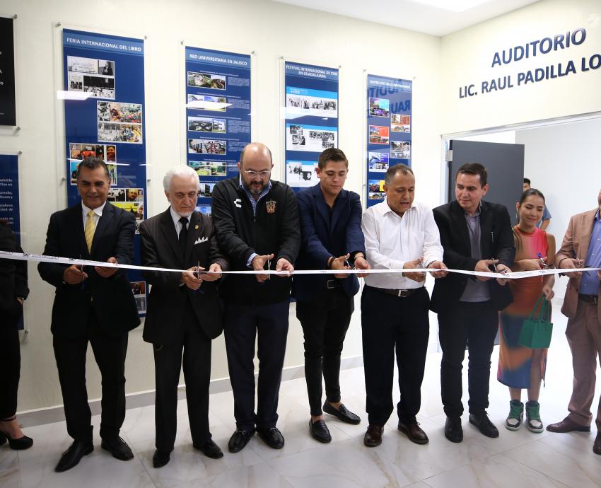 Inauguran auditorio Raúl Padilla López en Preparatoria de San José del Valle, en Tlajomulco