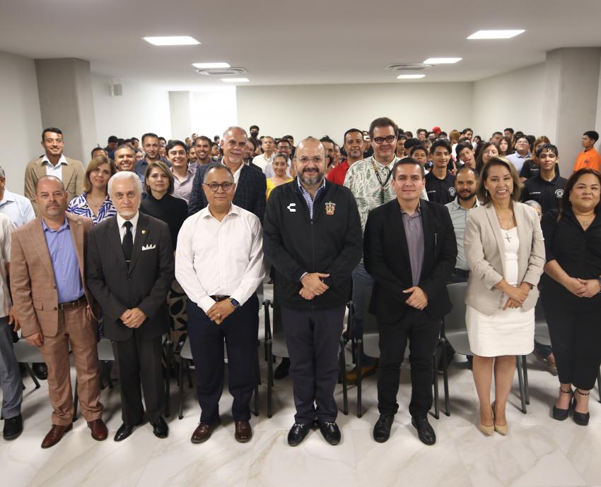 Inauguran auditorio Raúl Padilla López en Preparatoria de San José del Valle, en Tlajomulco