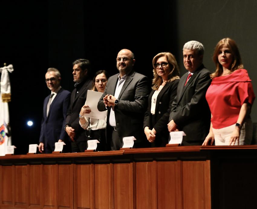 Reciben mil 234 académicos de la UdeG su definitividad 