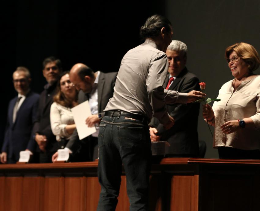 Reciben mil 234 académicos de la UdeG su definitividad 
