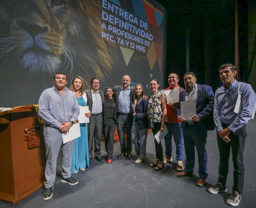 Reciben mil 234 académicos de la UdeG su definitividad 