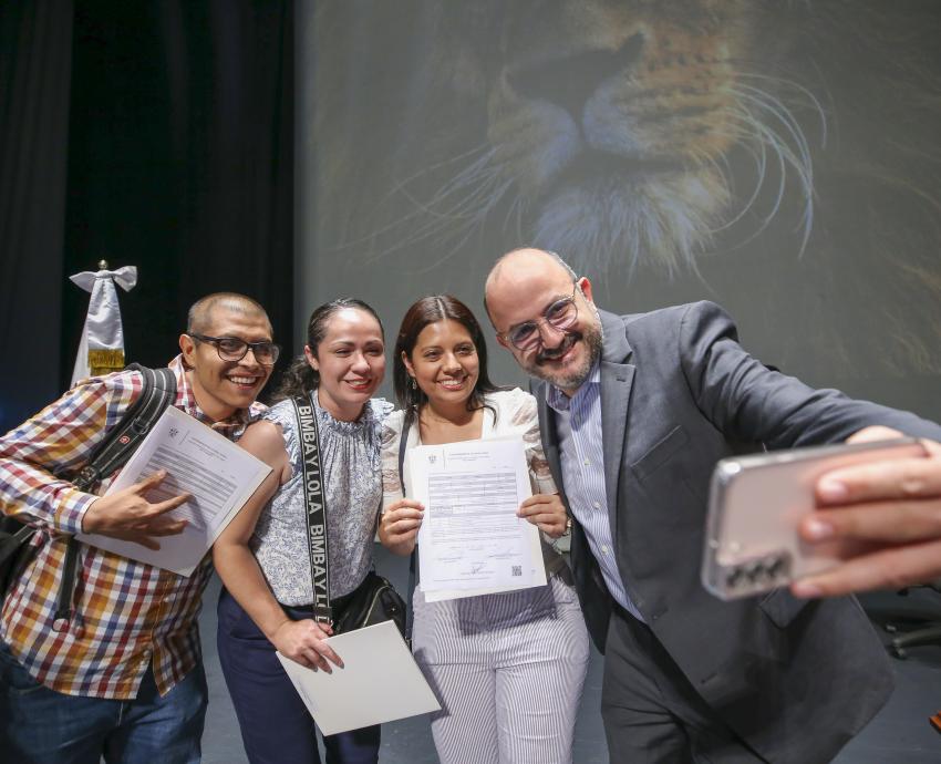 Reciben mil 234 académicos de la UdeG su definitividad 