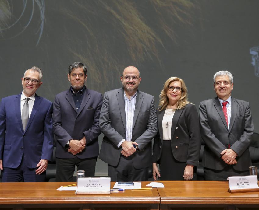 Reciben mil 234 académicos de la UdeG su definitividad 