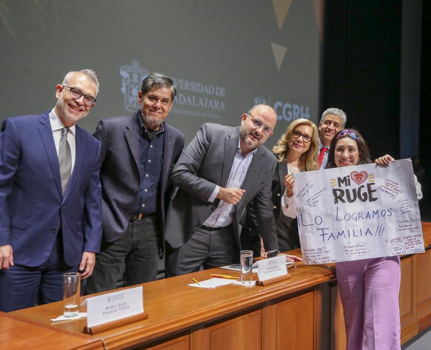 Reciben mil 234 académicos de la UdeG su definitividad 