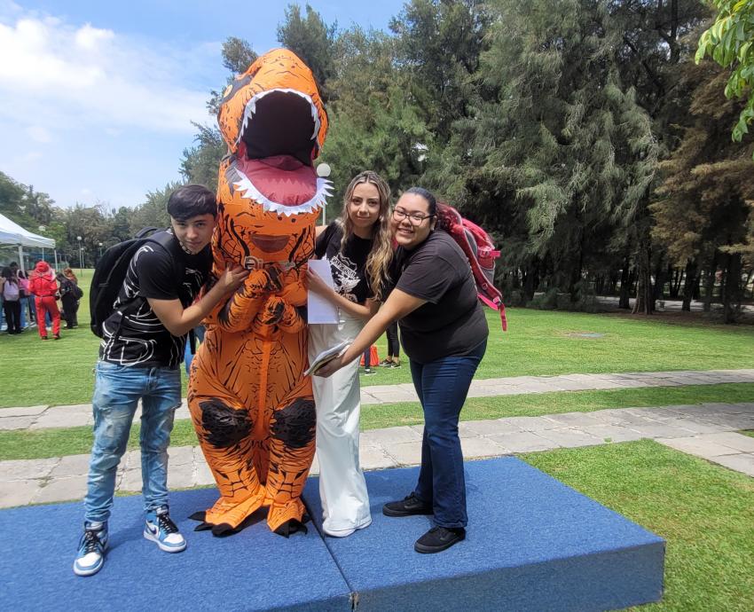 Fomenta CGAI práctica de lenguas extranjeras con “Back to school”