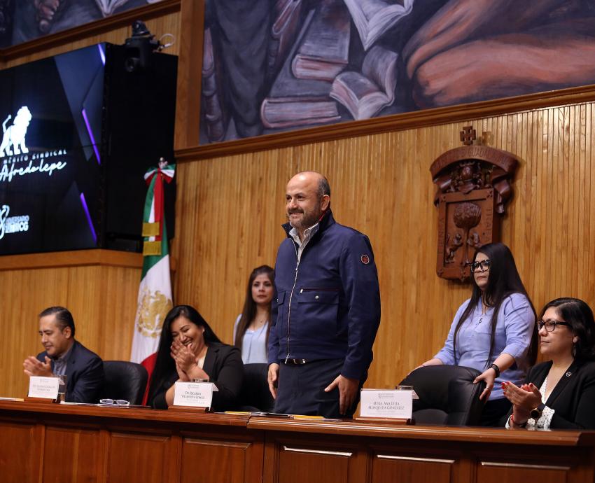 Entrega Rector General reconocimientos a 80 trabajadoras y trabajadores del HCG