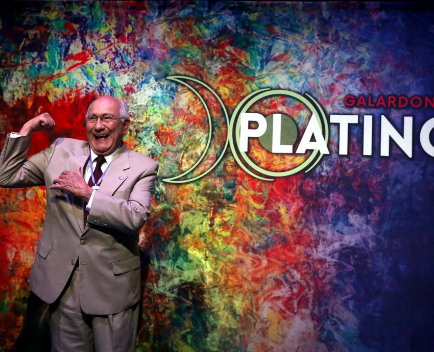 Entregan medallas a nominados de la primera edición “Galardones Platino en Guadalajara”