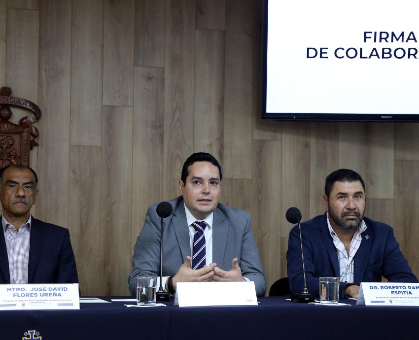 Firma UdeG acuerdos de colaboración con colegios de administradores y biólogos