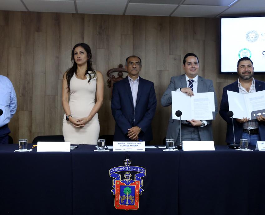 Firma UdeG acuerdos de colaboración con colegios de administradores y biólogos
