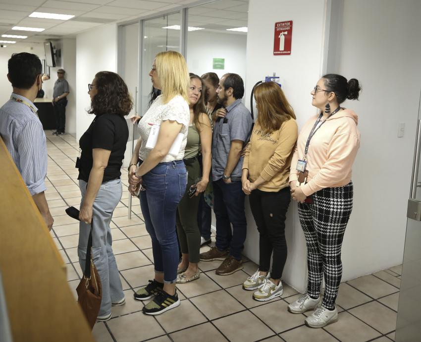 UdeG evacúa a 190 mil personas de sus instalaciones en todo Jalisco