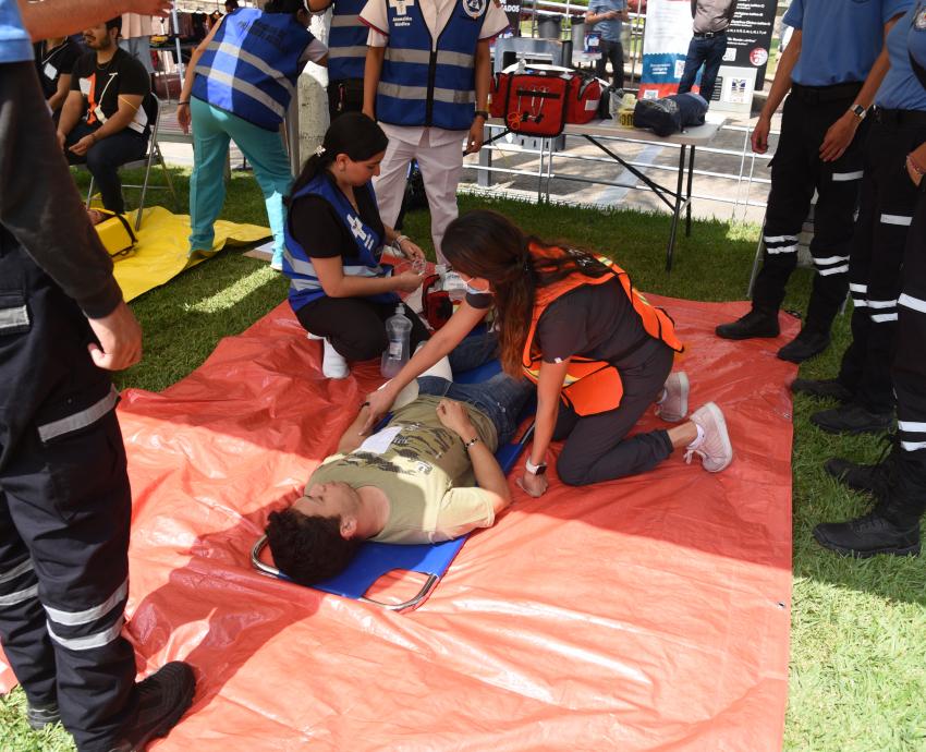 UdeG evacúa a 190 mil personas de sus instalaciones en todo Jalisco