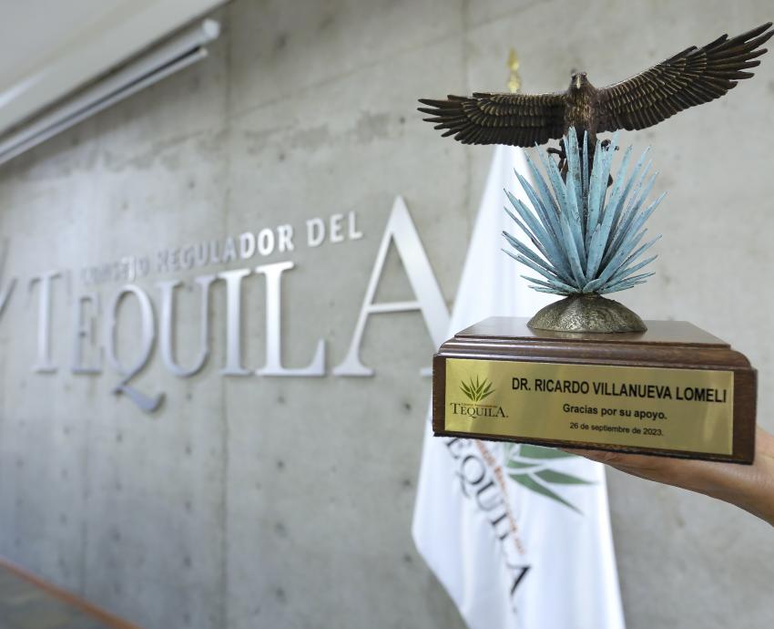 UdeG y Consejo Regulador del Tequila ratifican convenio de colaboración