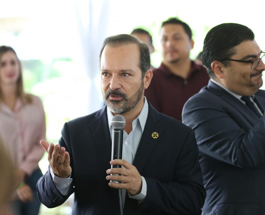 Durante cuatro días, profesionales de todo el mundo, reunidos en este plantel, dialogarán sobre los desafíos de la inteligencia artificial en las relaciones públicas 