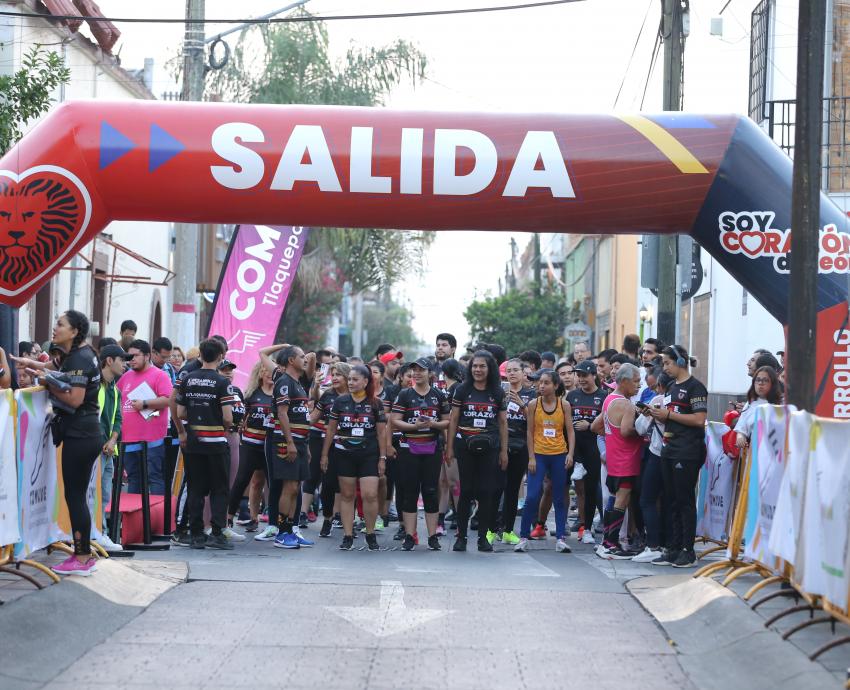 Corren en manada 400 participantes en la primera carrera 3K CUTlaquepaque