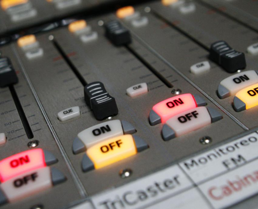 Radio UdeG aumenta la potencia de su señal para llegar a más personas en la AMG