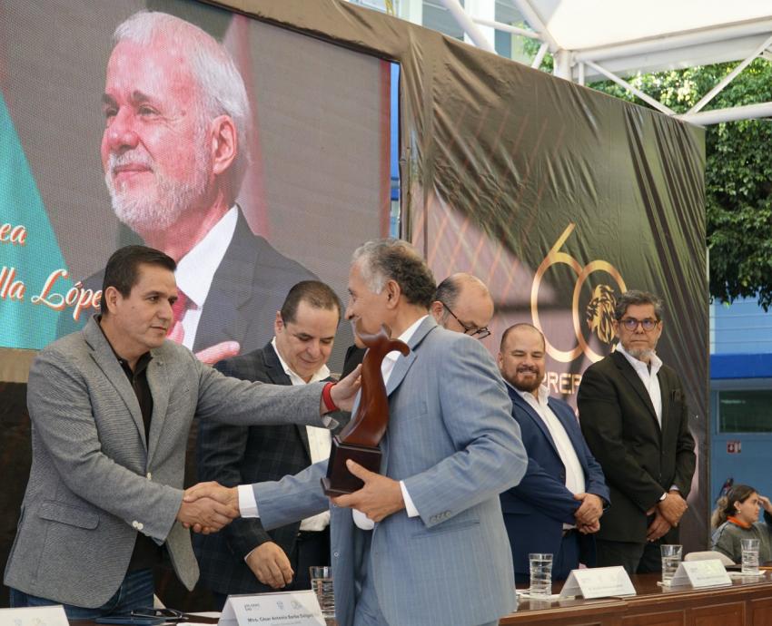 Festejan autoridades de la UdeG el aniversario 60 de la Preparatoria 3