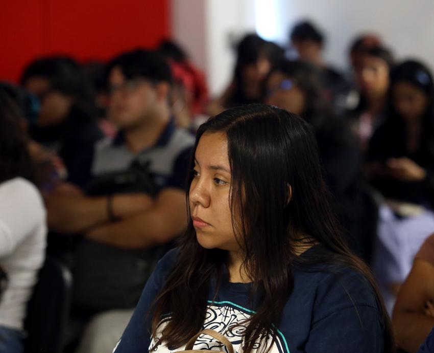 Presentan en CUCSH libro sobre Guadalajara y sus barrios populares