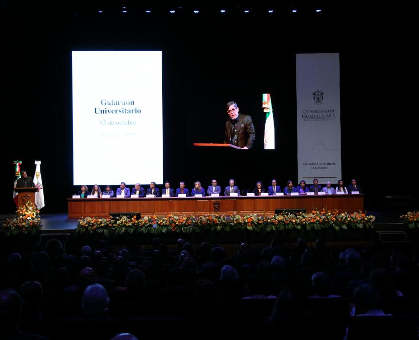 Reconocen con Galardón Universitario 12 de Octubre 2023 a trabajadores de la UdeG