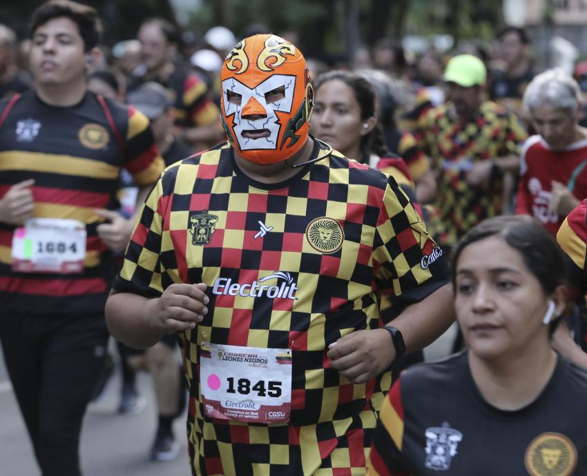 Disfrutan 10 mil corredores la séptima Carrera Leones Negros