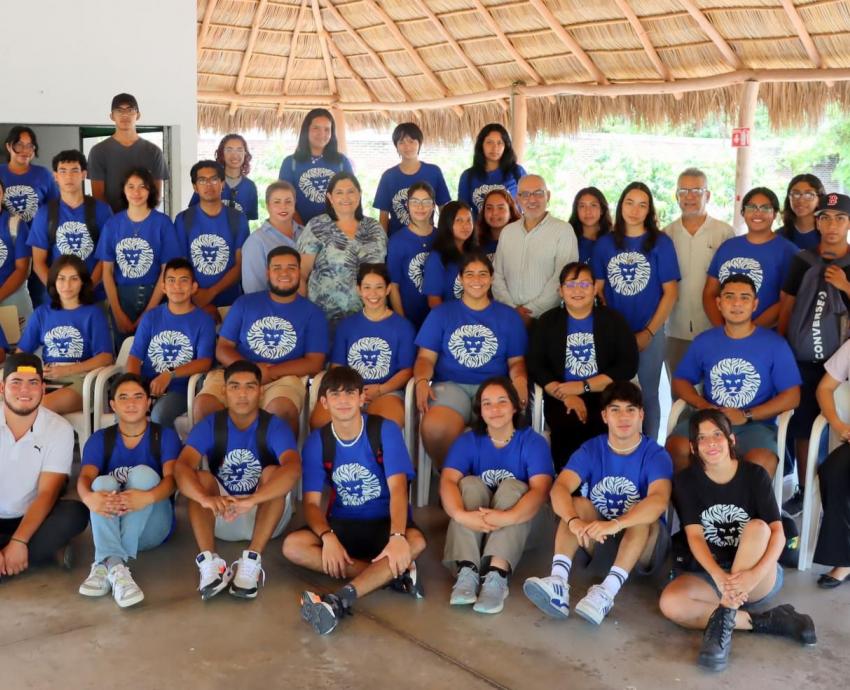 Acreditan como programa de calidad la licenciatura en Biología Marina del CUCSur