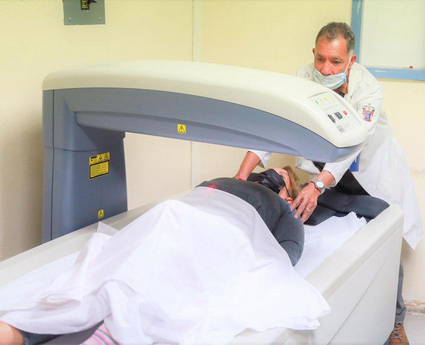 Padecen osteoporosis 18 por ciento de las mujeres mayores de 50 años en Jalisco