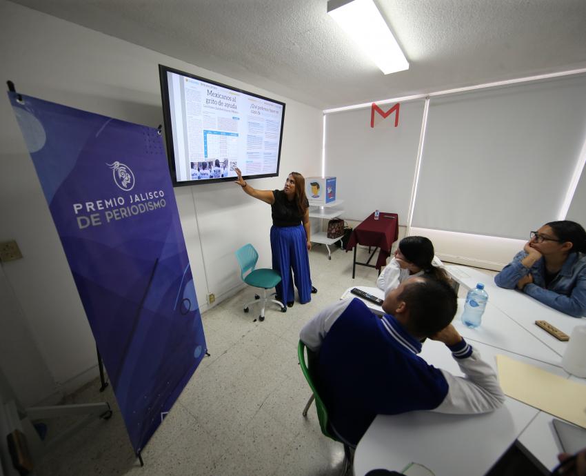 Expone Alejandra Lozano, Mención honorífica del PJP, su trabajo “Esperanza bajo tierra. Las fosas clandestinas"