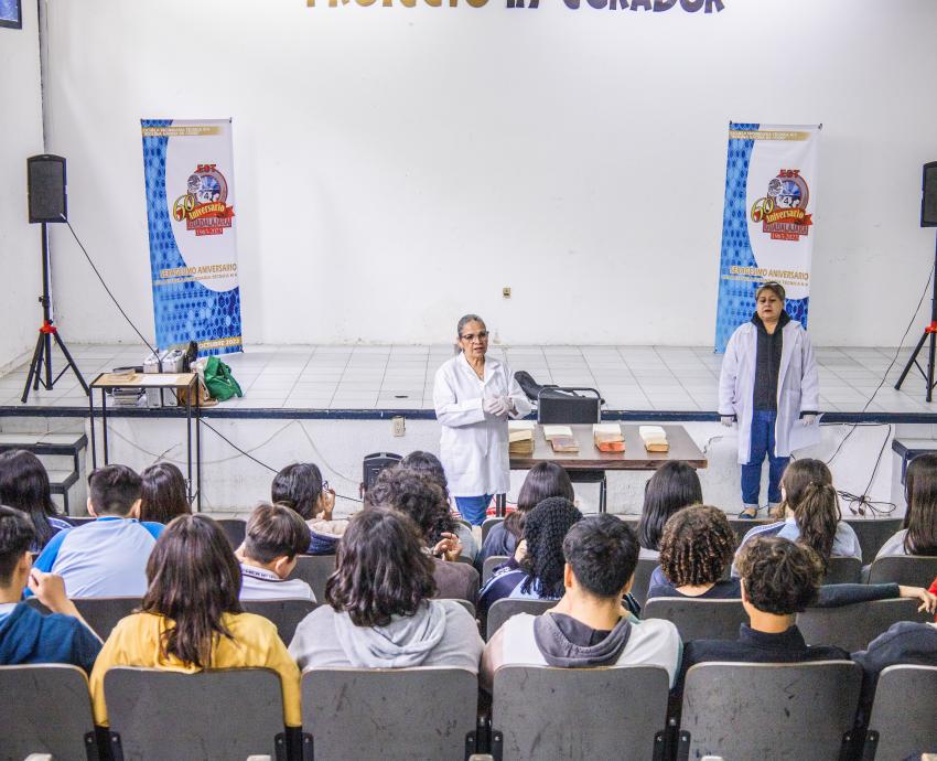 Los tesoros de la Biblioteca Juan José Arreola llegan a la Secundaria Técnica No. 4