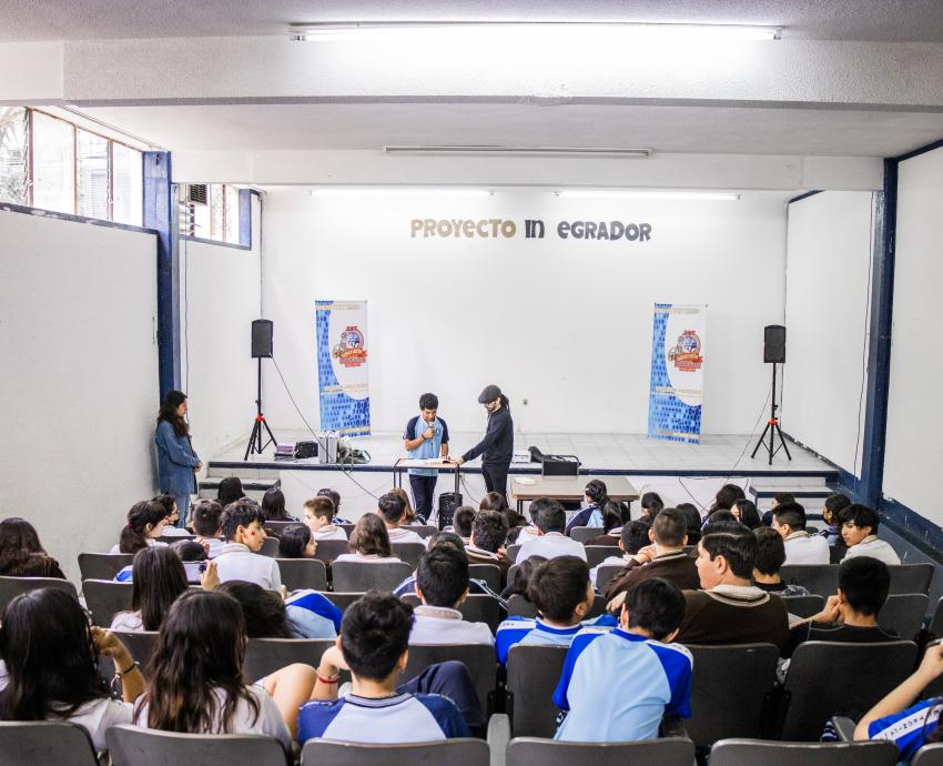 Los tesoros de la Biblioteca Juan José Arreola llegan a la Secundaria Técnica No. 4