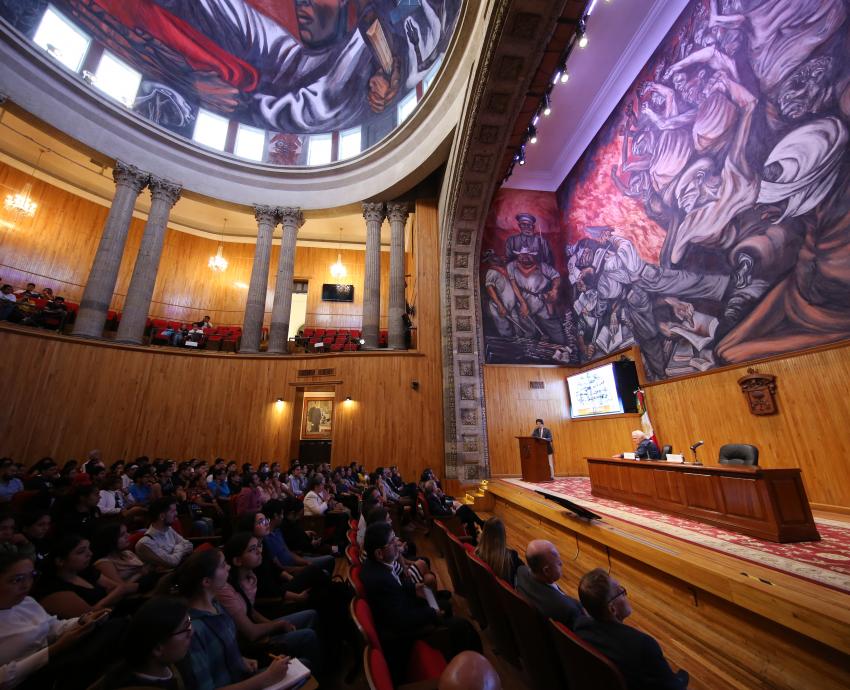 Abordan las consecuencias del sedentarismo y la importancia de la actividad física