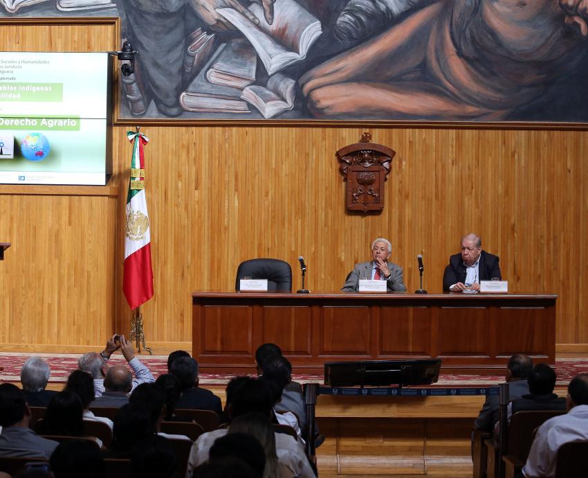 Envejecimiento de agricultores y feminización del campo abonan a pérdida de ejidos