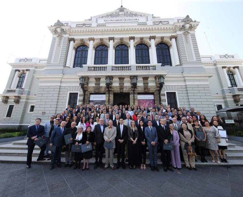 Celebran 75 aniversario de la enseñanza de la arquitectura en la UdeG