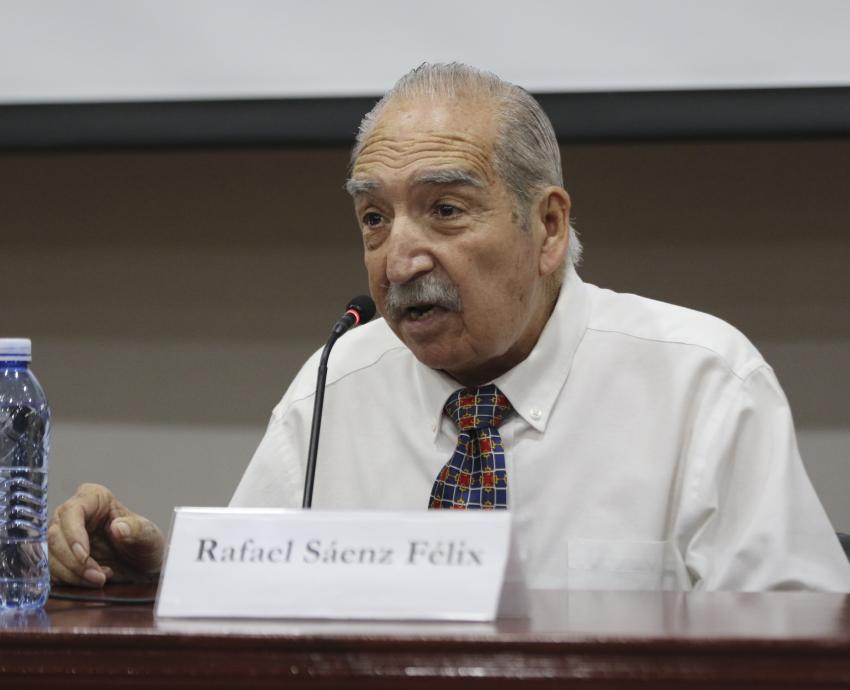 Presentan en CUCSH libro del artista Rafael Saenz Félix