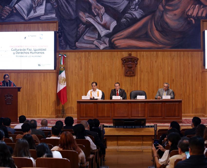 Especialistas buscan nuevas visiones en la construcción de una cultura de p