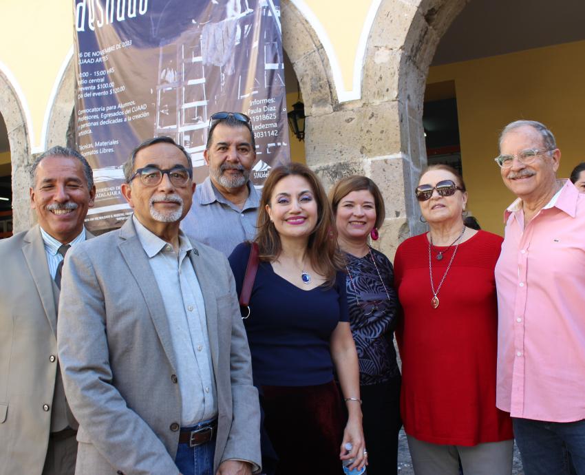 Más de 300 participantes trazan y fotografían en el “Taller de representación de desnudo”