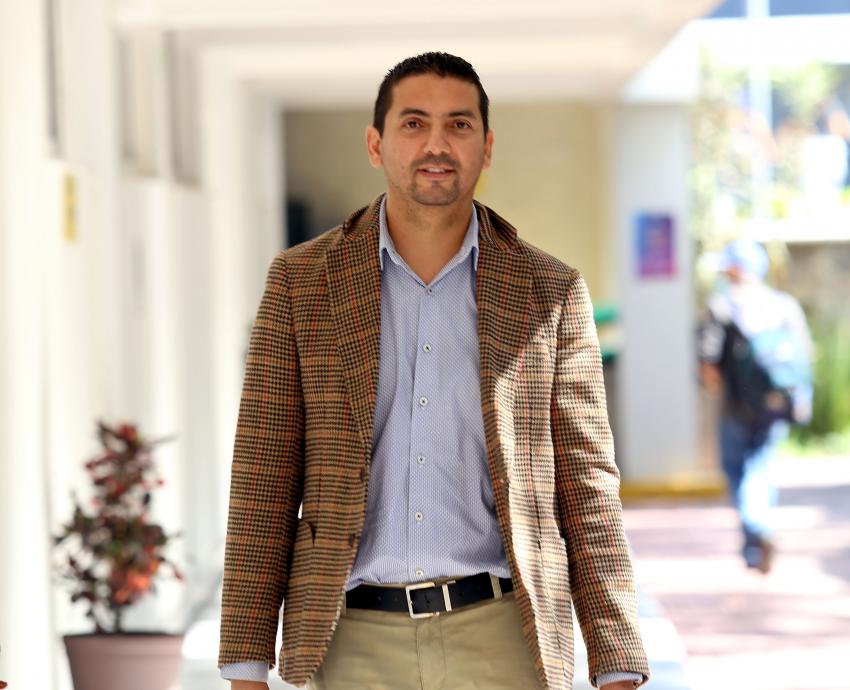 Reconocen al doctor José Angel Regla con Premio Jalisco 2023 en el ámbito Científico