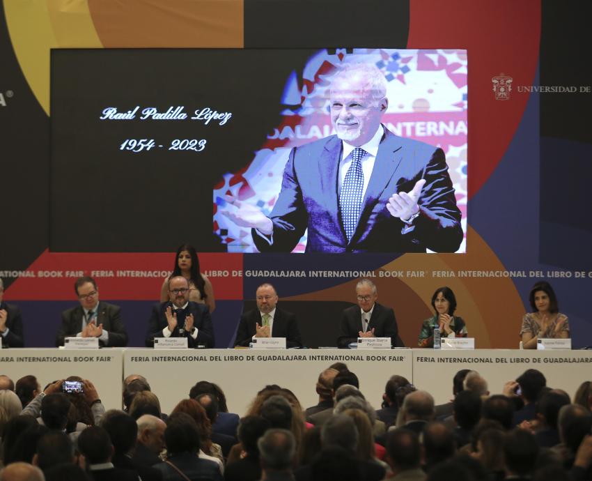 Inicia la FIL 2023 con la presencia simbólica de su fundador Raúl Padilla López