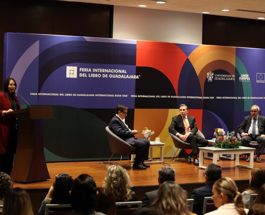 Analizan en FIL ejercicio y autonomía de los poderes del Estado