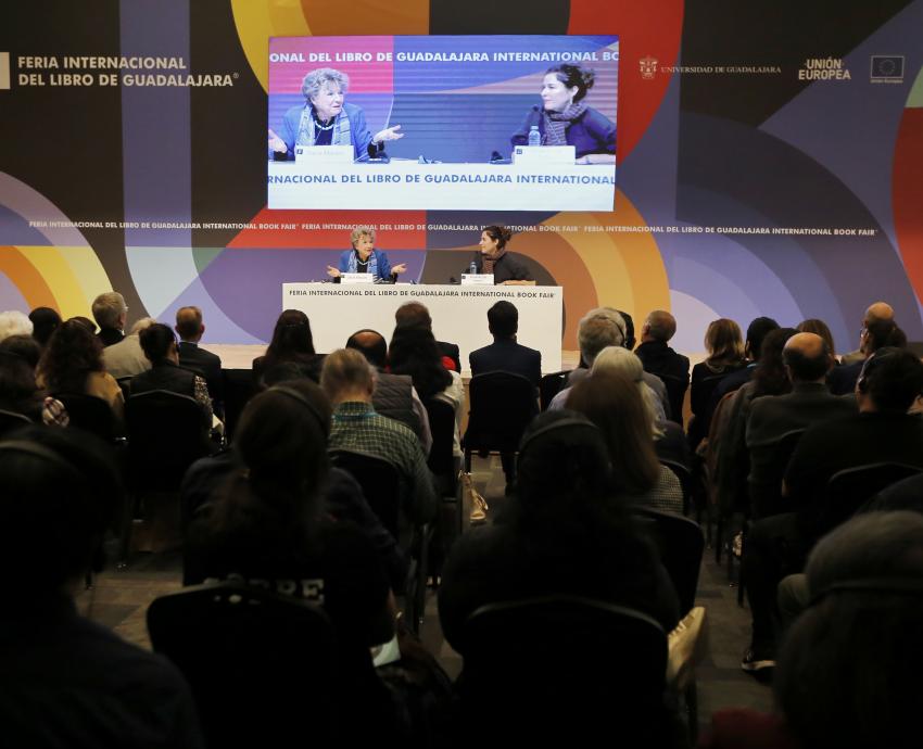 La escritora italiana Dacia Maraini recibe la medalla Carlos Fuentes