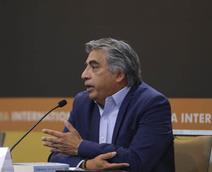 Pactos económicos y políticos sumen al país en el estancamiento económico